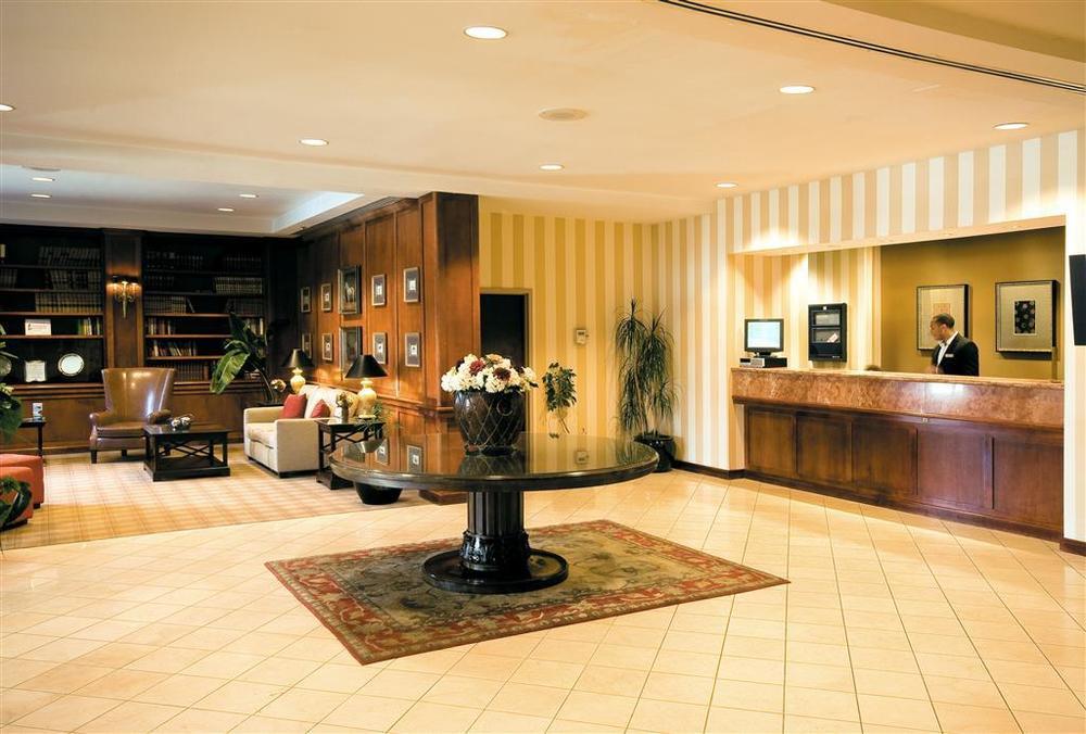 Quality Inn Lexington -Horse Park Интерьер фото