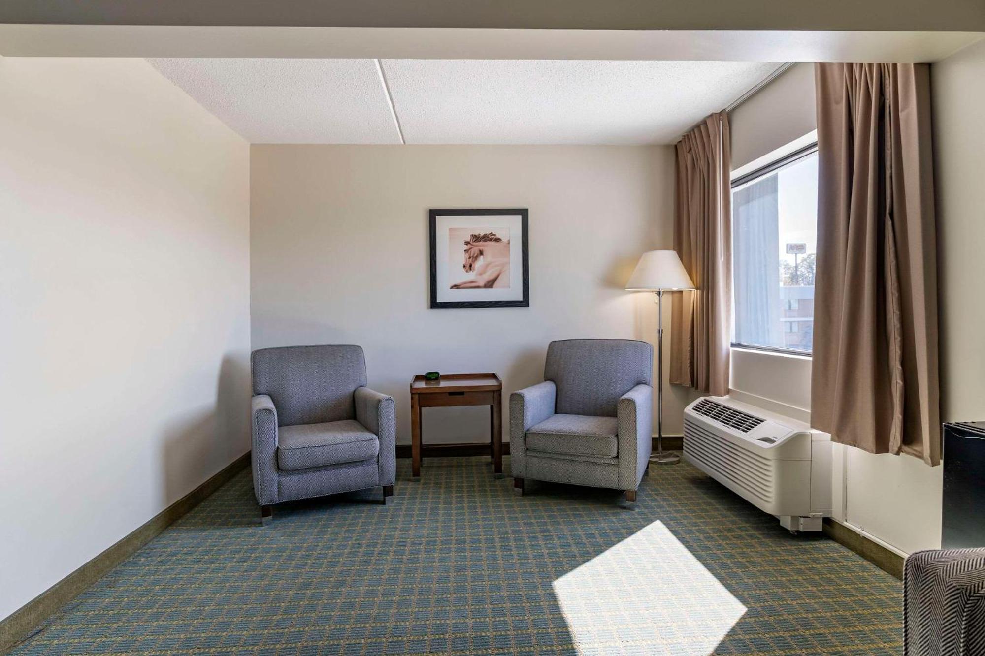 Quality Inn Lexington -Horse Park Экстерьер фото