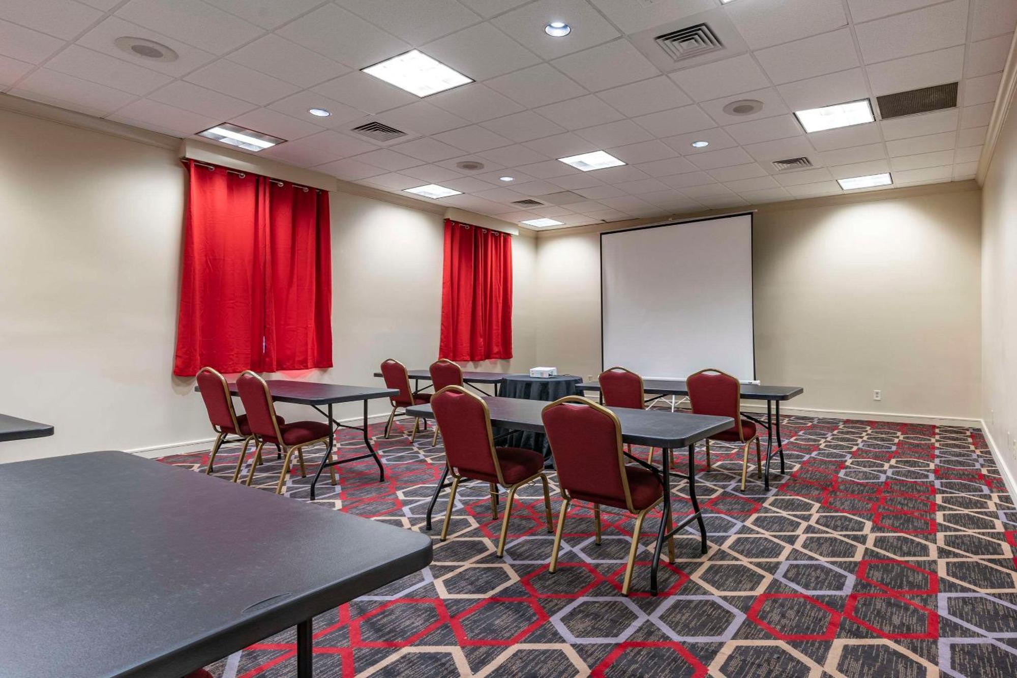 Quality Inn Lexington -Horse Park Экстерьер фото